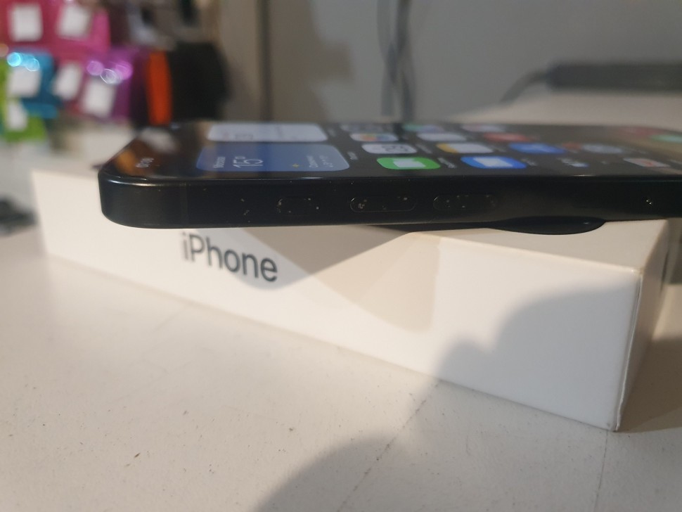 Apple iPhone 16 Pro, фото 8