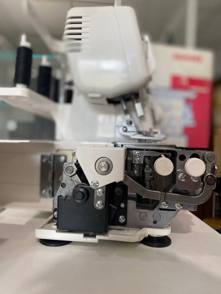 Janome Mylock 204D, фото 6