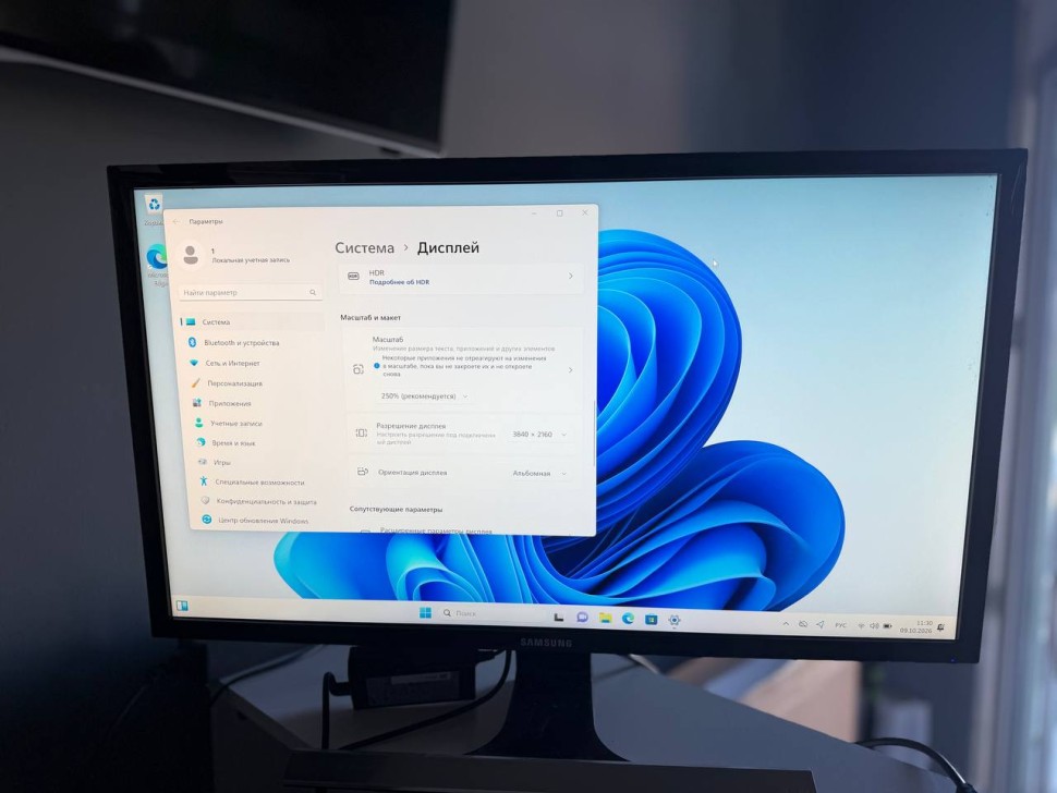 Samsung U28e590d, фото 2