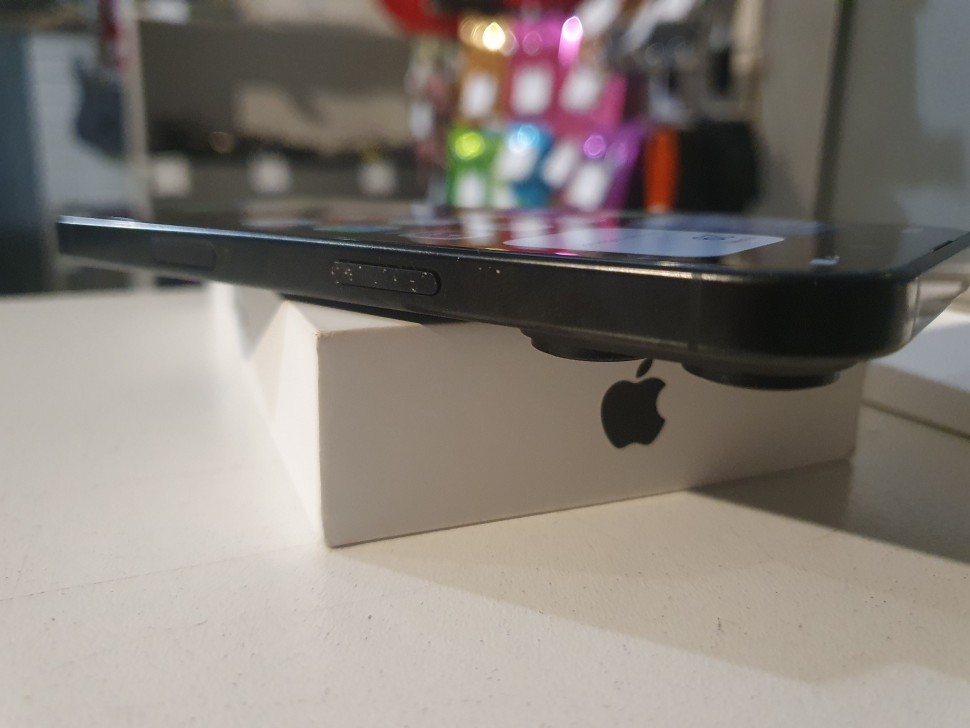 Apple iPhone 16 Pro, фото 7