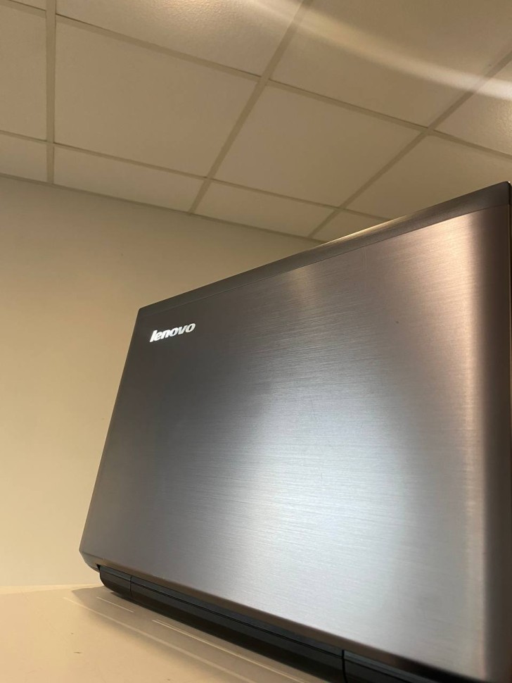 Lenovo Ideapad V570c, фото 2