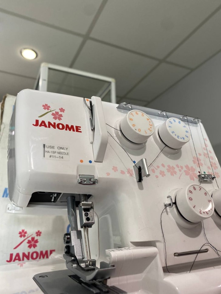 Janome Mylock 204D, фото 2