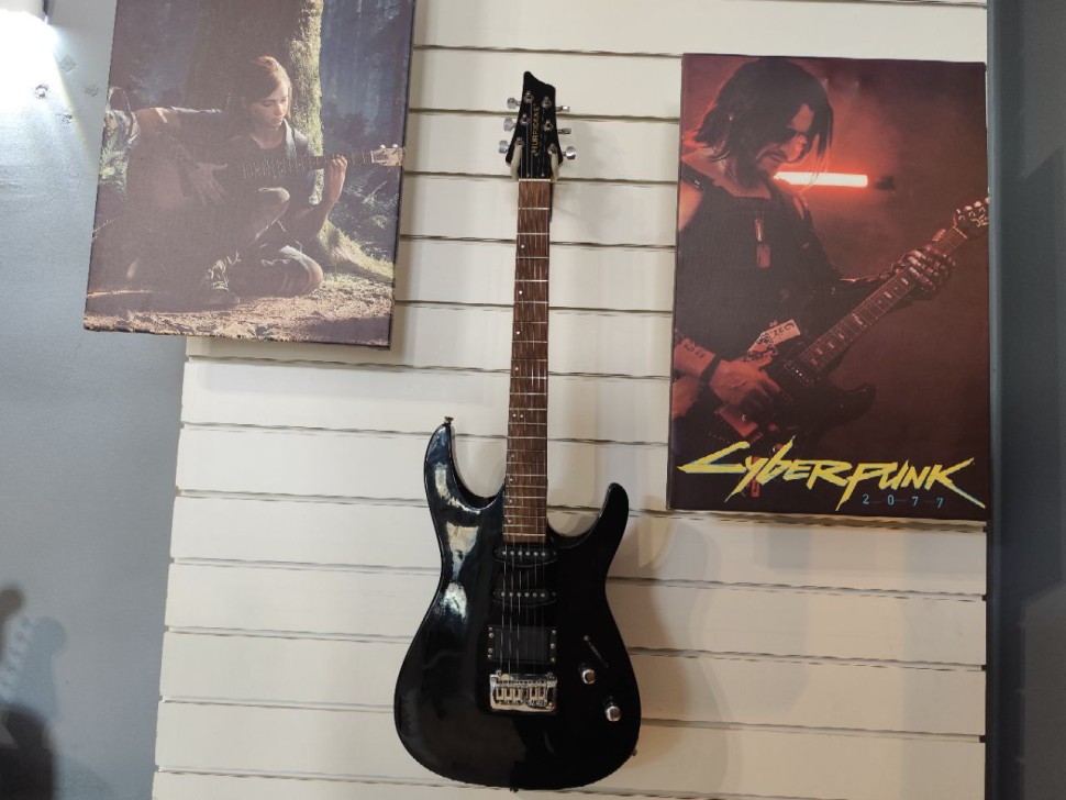 Hurricane Superstrat, фото 1