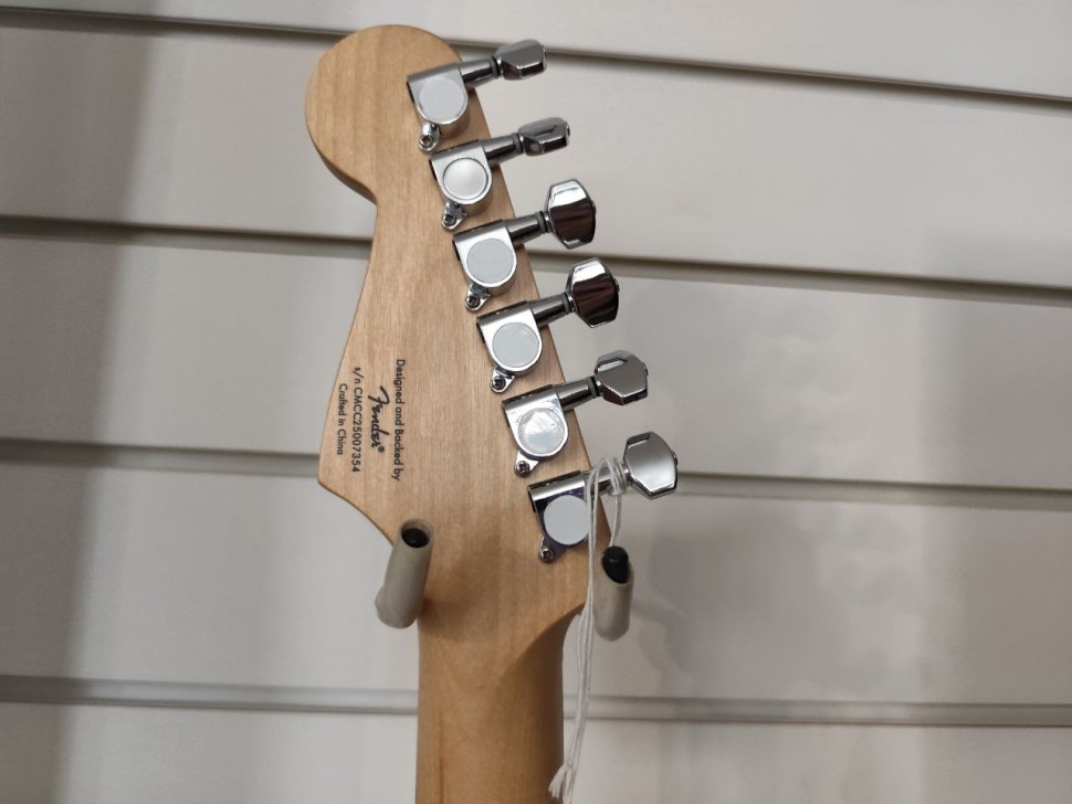 Fender Squier Debut Stratocaster Ht Hss Lrl 2Ts, фото 3