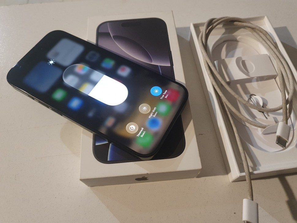 Apple iPhone 16 Pro, фото 3