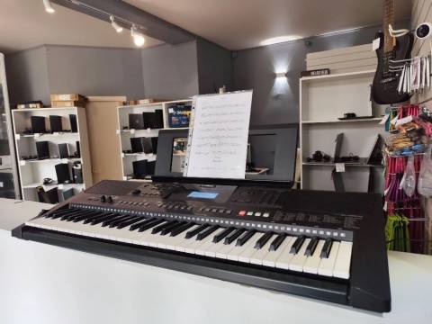 Yamaha Psr-E463