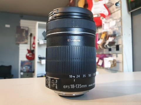 Canon Efs 18-135Mm 1:3.5-5.6 Is